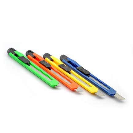 [90082] Navaja Retractil Cutter Chico de Plastico 9 mm Celica